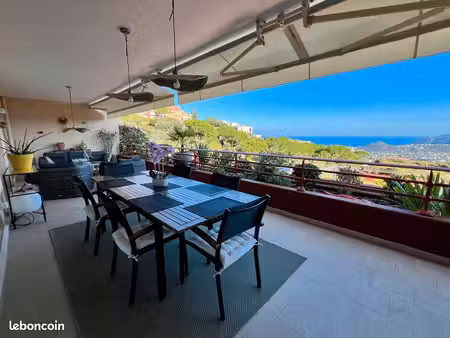 appartement 96m² -3 pièces - vue mer panoramique et massif de l'estérel