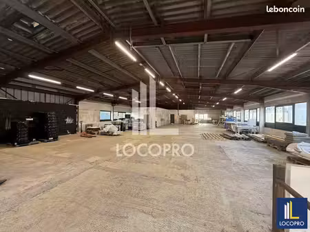 local d'activité 600 m²