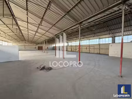 local d'activité 1 100 m²