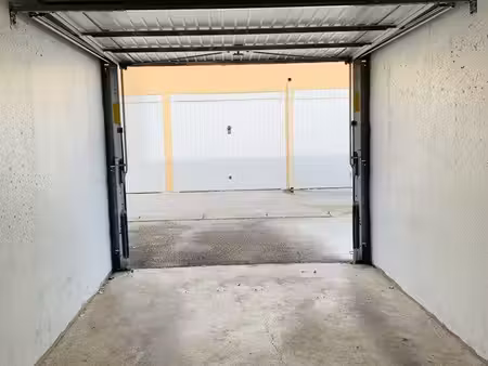 box / garage fermé - 13011