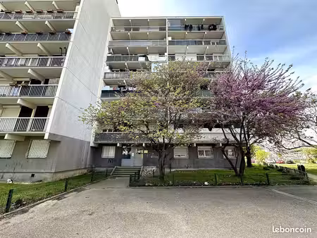 studio 1 pièce 35 m²