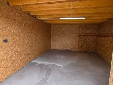 box/garage a louer