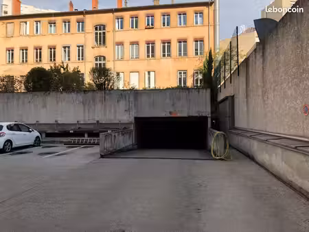 parking/box 1 pièce villeurbanne
