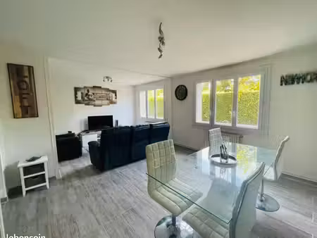 vends appartement t3 de 62 m2 ( gare de sathonay- camp à 8 mn en train de la part-dieu)