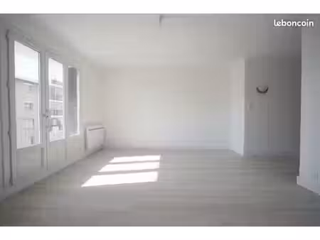 appartement t3 traversant 70m2