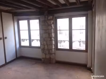 studio 30m2 proche hôtel de ville