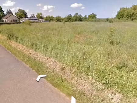 terrain constructible environ 2 000 m2