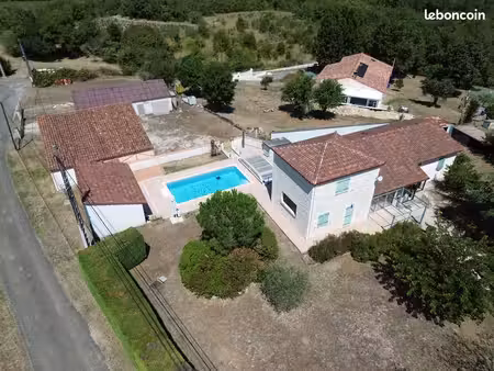 belle propriété avec piscine