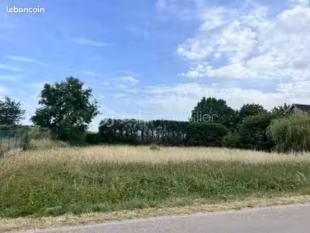 terrain 1 745 m² courtempierre