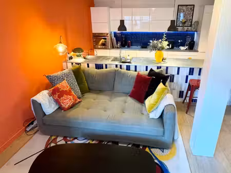 tres beau 2 pièces meublé 58m2 avec terrasse métro garibaldi