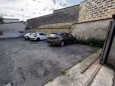 bordeaux nansouty - rue st jean - place de parking dans cour