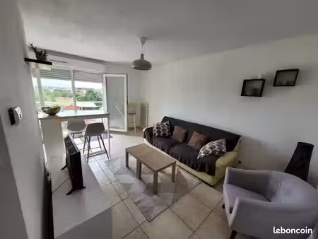 t2 de 37m2 avec balcon et box