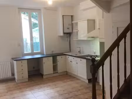 maison de ville avec petit jardin quartier ancien hopital