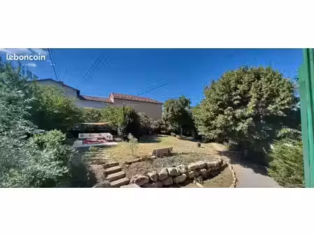 charmante maison rénovée  avec jardin aux portes de lyon