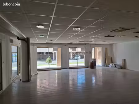 local commercial / bureau proche centre-ville de mende