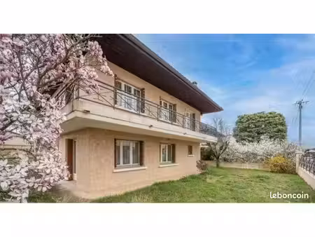 maison 7 pièces 142 m2 sur 724 m2 de terrain