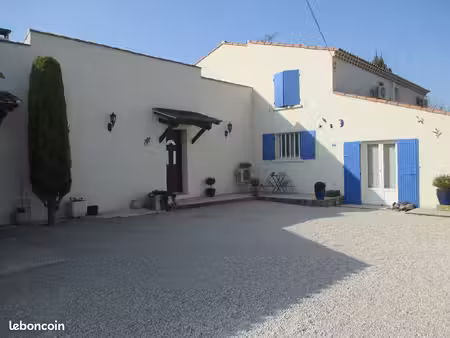 maison 7 pièces 173 m2 à saint-rémy-de-provence