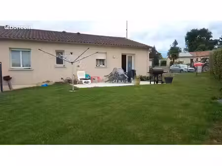 loue maison deux minutes du bourg dans un cartier agréable à saint pierre montlimart