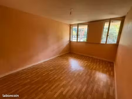 appartement 2 pièces avec parking privé