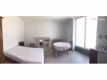 loue studio meublé proche école