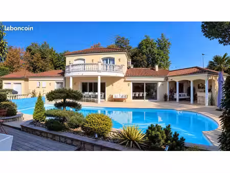 belle propriété avec piscine à bourg-en-bresse