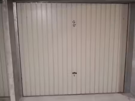 box dans résidence récente sécurisée divonne les bains