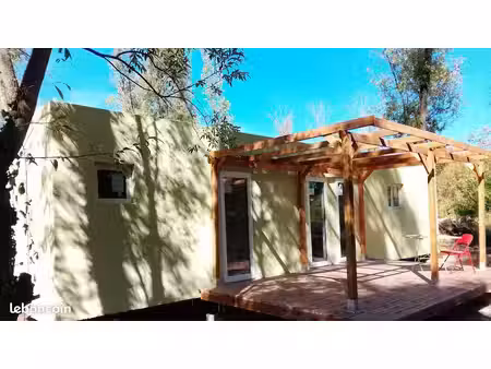 parcelle 300 m2 avec petite maison et terrasse