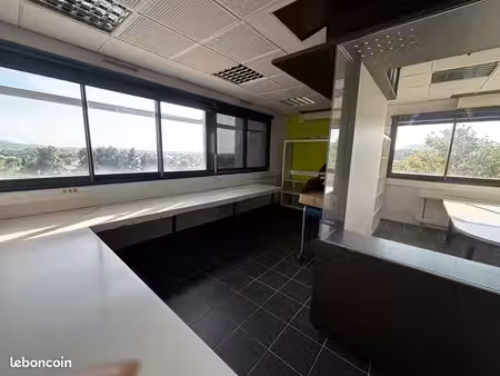 à louer – bureaux 50 m² - à la garde (zi toulon-est) - excellente visibilité / emplacement
