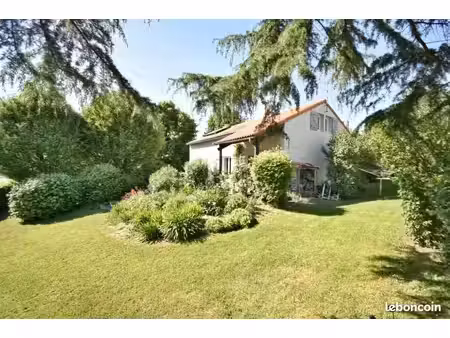 maison 8 pièces 143 m²