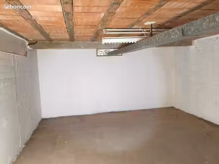 a louer cave 20m² sur carnoux