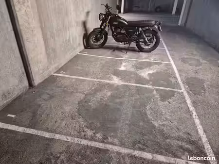 ?️ parking moto / scooter – lyon 7e – 40 /mois