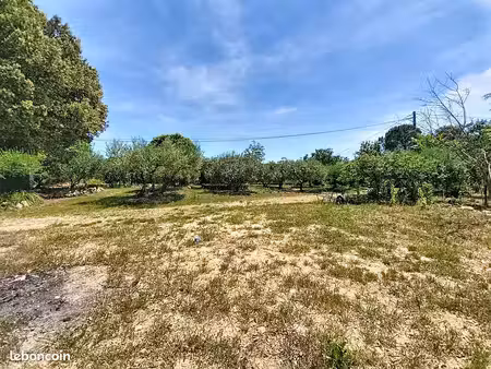 terrain 575 m² flassans-sur-issole
