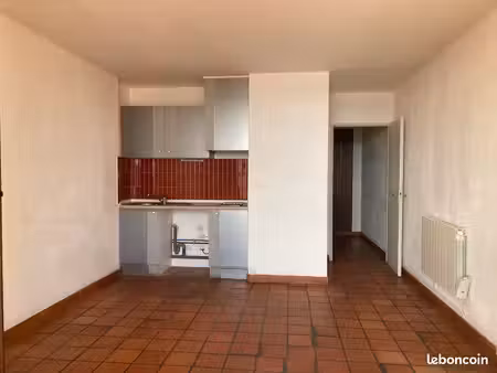 t1/2 non meublé 29 m²