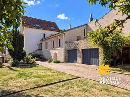 maison 6 pièces 230 m²