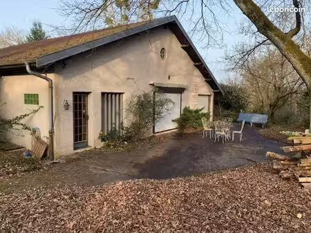 rare – terrain d’environ 11 000 m² avec maison  hangar et zonage ub + ux – toul