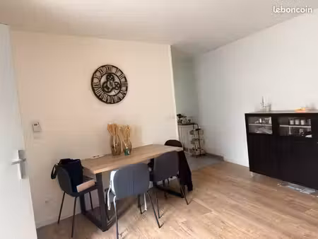 t3 de 72 m² avec grande terrasse et parking couvert – cormontreuil (proche reims) 1 060
