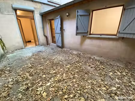 t2 34 m2 + cour lyon 5ème st just