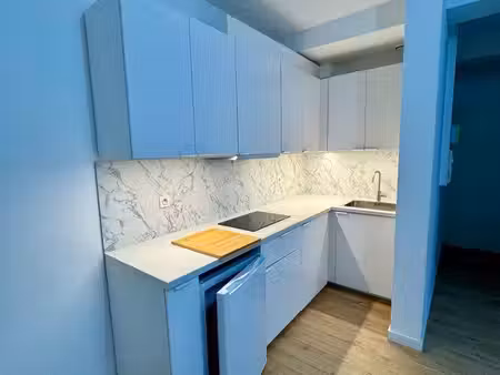 appartement t2 de 42 m² situé place luton à reims