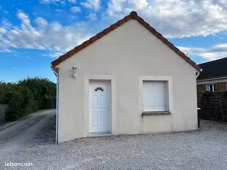 à louer – maison de plain-pied 70 m² – 2 chambres – 700 /mois