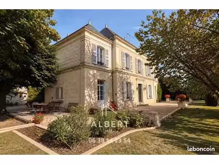propriété 11 pièces 235 m²