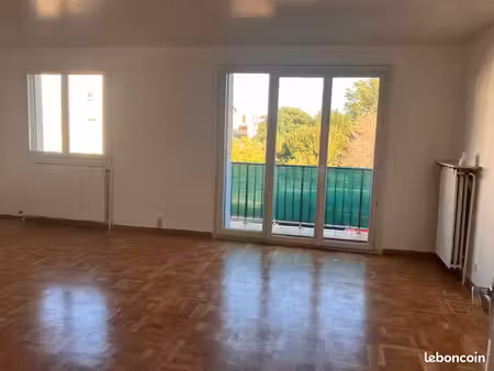 appartement t4 77 m² - vaulx-en-velin village - disponible immédiatement