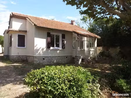 villa à louer 13009