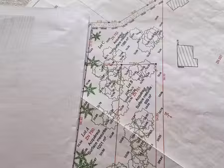terrain de 1385 mètres carrés