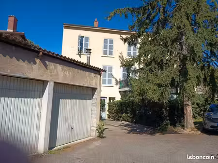 location t5 sainte foy les lyon village