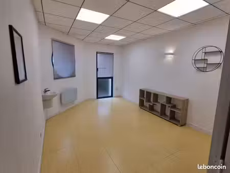 bureau indépendant de 15 m² non meublé