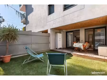 studio avec terrasse et jardin – carqueiranne – à pied des plages  du port et du village