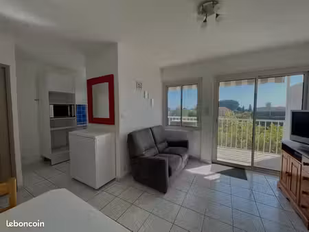 carqueiranne — appartement 35 m² vue mer — 235 000