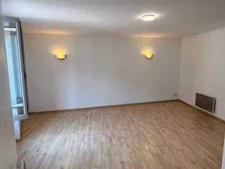 à louer – t2 de 50 m² au cœur du bourg de joué-sur-erdre