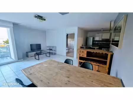 appartement avec trois chambres 80m² tram t1 tertre