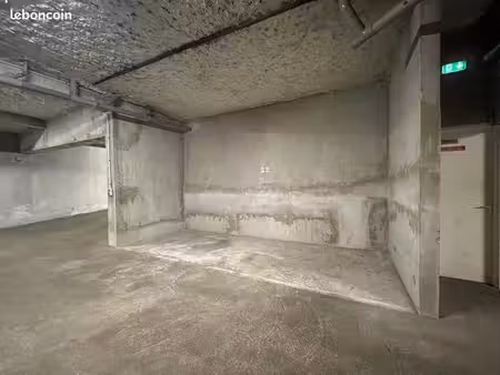 parking sous-sol face gare